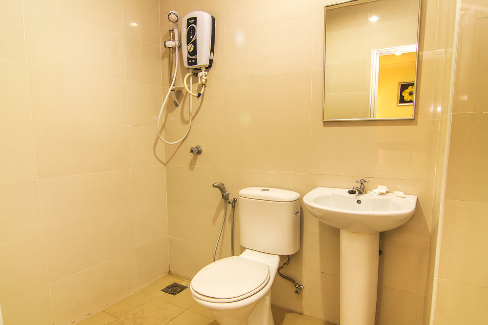 Oyo 327 Buddys Hotel Kuala Lumpur Exteriör bild